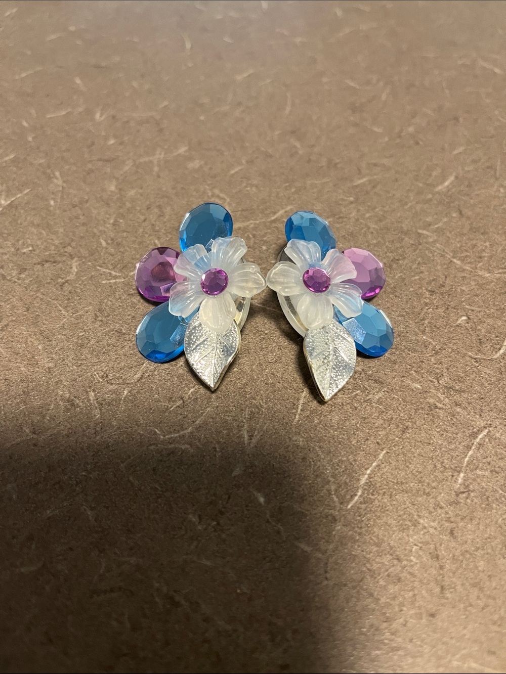 Floral Plastic Clip-On Earrings in Blue & Purple with White Flower